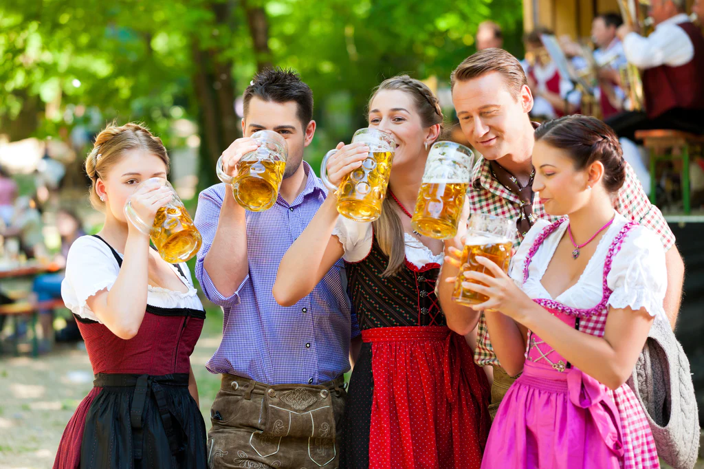 How to Choose a Lederhosen Costume to Style in Traditional German Attire